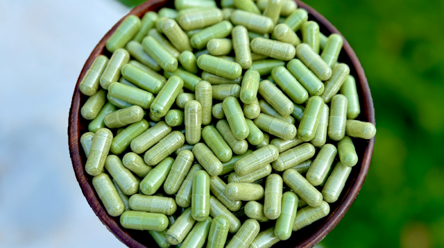 Moringa leaf powder capsules